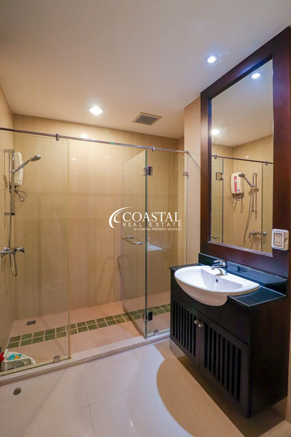 Condo For Sale And Rent Central Pattaya_C011251_13