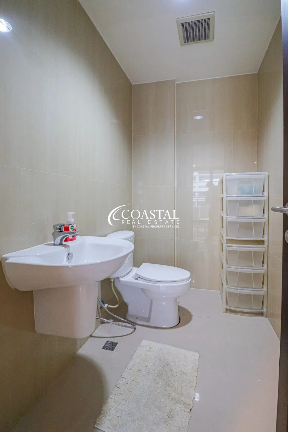 Condo For Sale And Rent Central Pattaya_C011251_14
