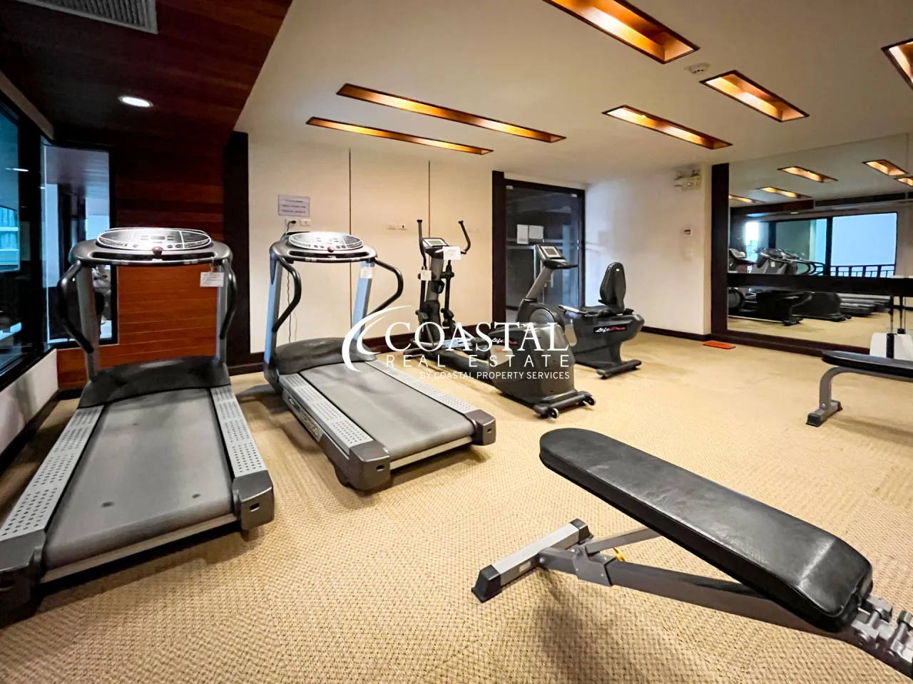 Condo For Sale And Rent Central Pattaya_C011251_23