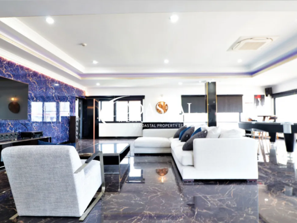 Condo For Sale Pratumnak C013673