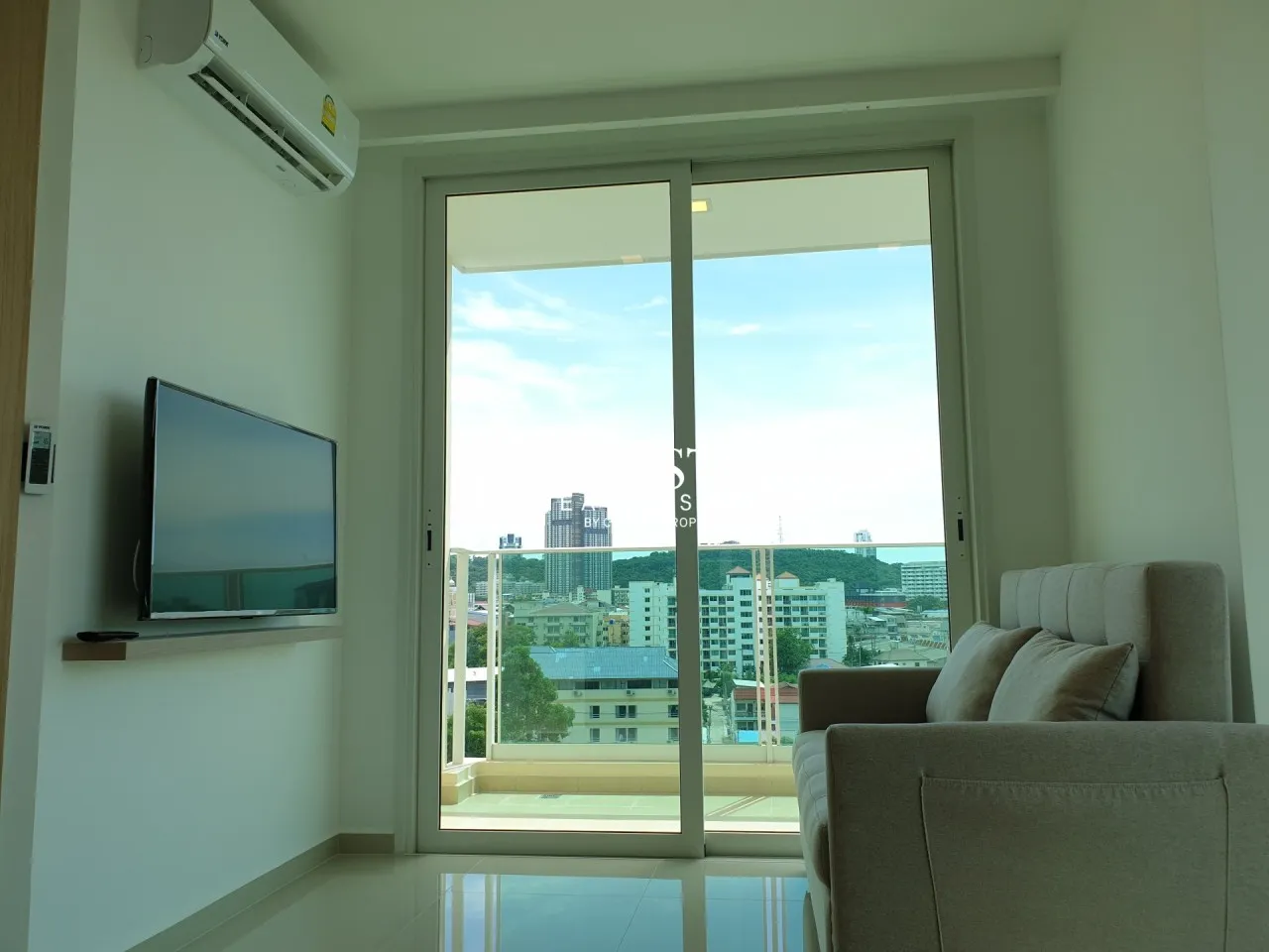 Condo For Sale South Pattaya_C012313_3